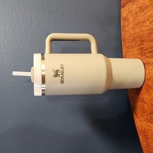 The Quencher H2.0 Flowstate 40oz Tumbler